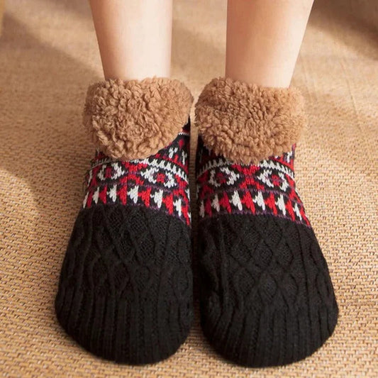 Chilly Season Snow Pattern Warm Socks for Winter with Festive Design and Thermal Insulation